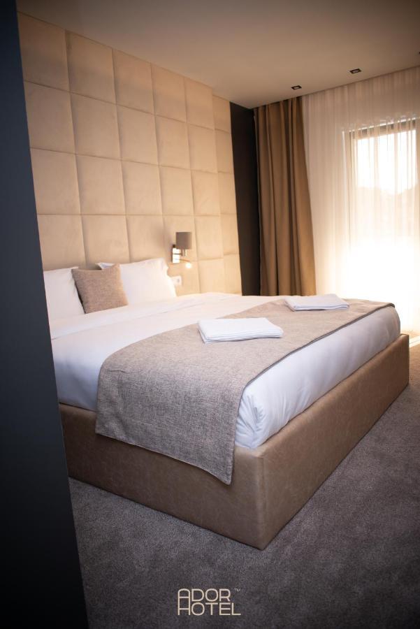 Ador Hotel North Mitrovica ภายนอก รูปภาพ